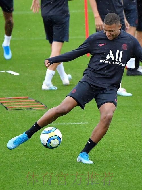 皇马官方:姆巴佩左腿大腿受伤 至少缺阵10天 皇马官方:姆巴佩左腿大腿受伤 至少缺阵10天